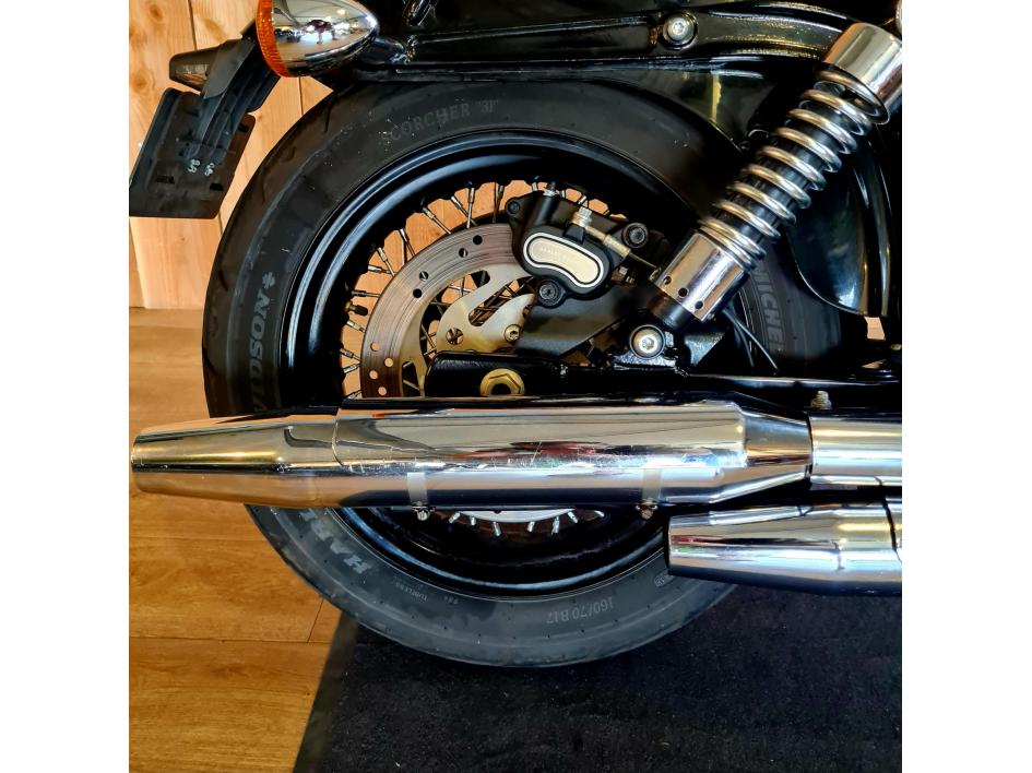HARLEY-DAVIDSON DYNA STREET BOB 1584