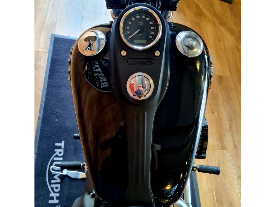 HARLEY-DAVIDSON DYNA STREET BOB 1584