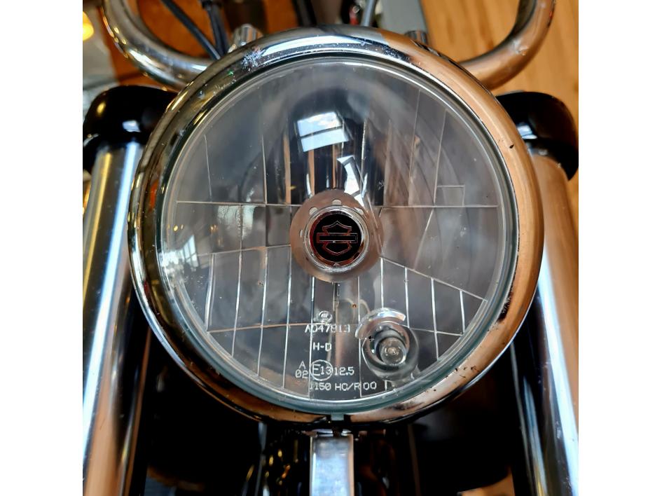 HARLEY-DAVIDSON DYNA STREET BOB 1584