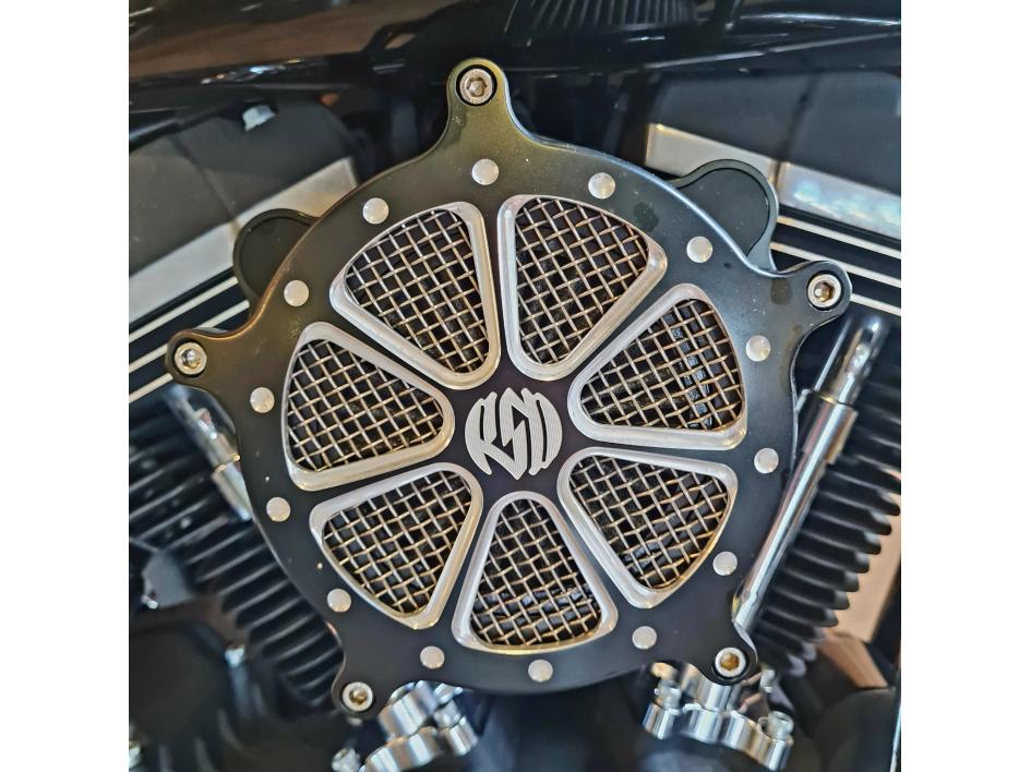 HARLEY-DAVIDSON DYNA STREET BOB 1584