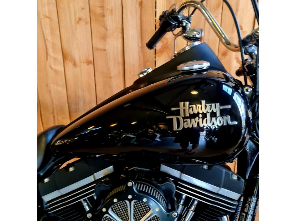 HARLEY-DAVIDSON DYNA STREET BOB 1584