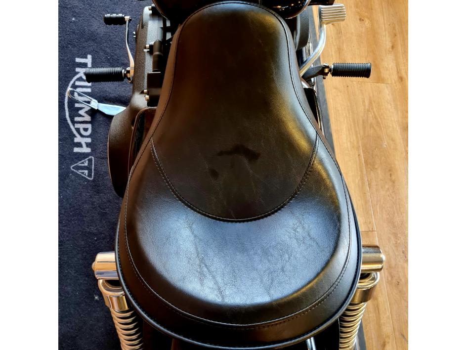 HARLEY-DAVIDSON DYNA STREET BOB 1584