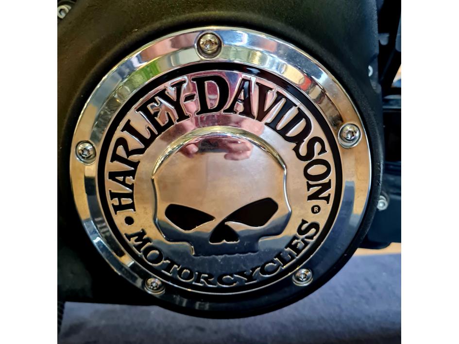 HARLEY-DAVIDSON DYNA STREET BOB 1584
