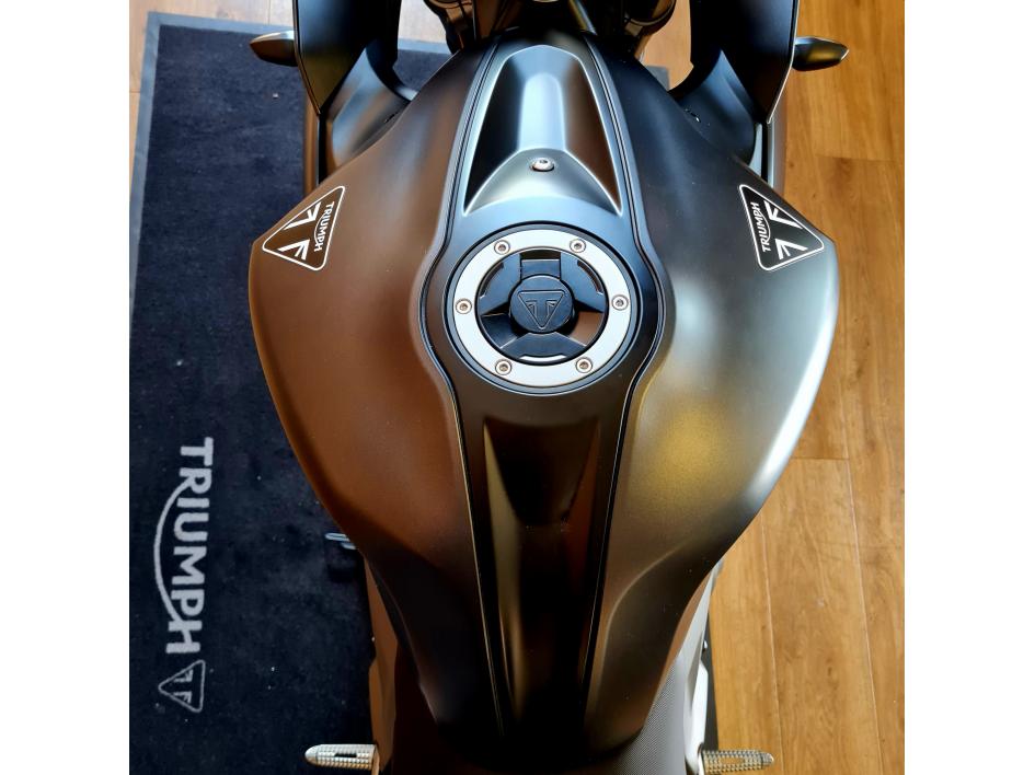 TRIUMPH 	DAYTONA 660
