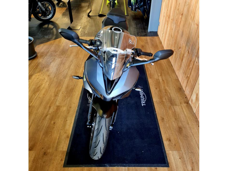 TRIUMPH 	DAYTONA 660