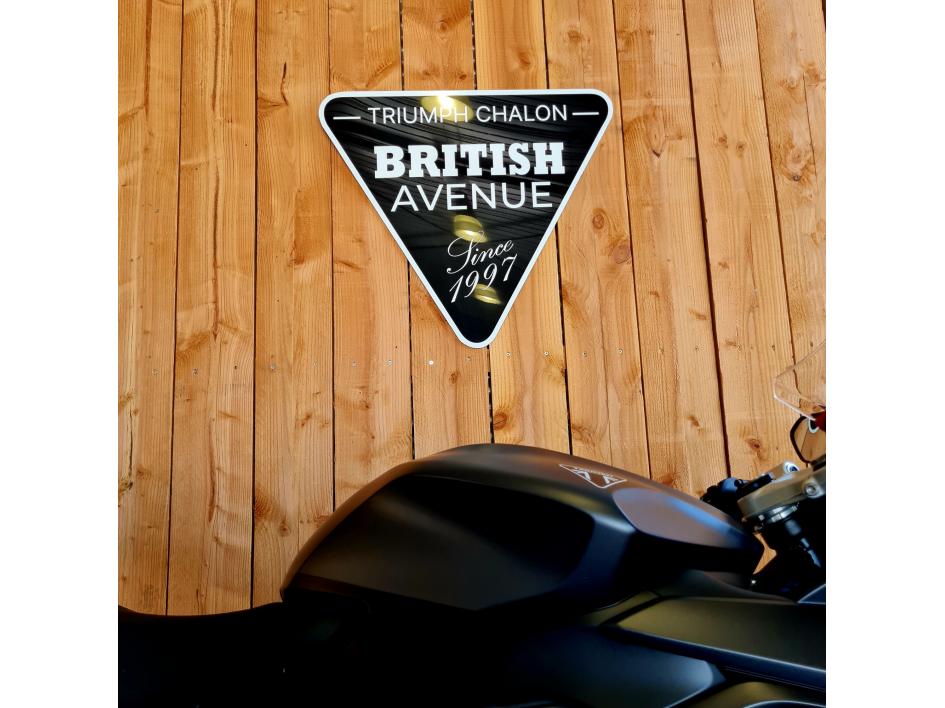 TRIUMPH 	DAYTONA 660