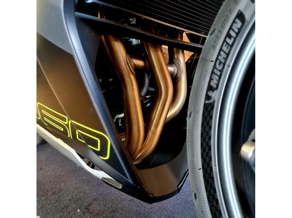TRIUMPH 	DAYTONA 660