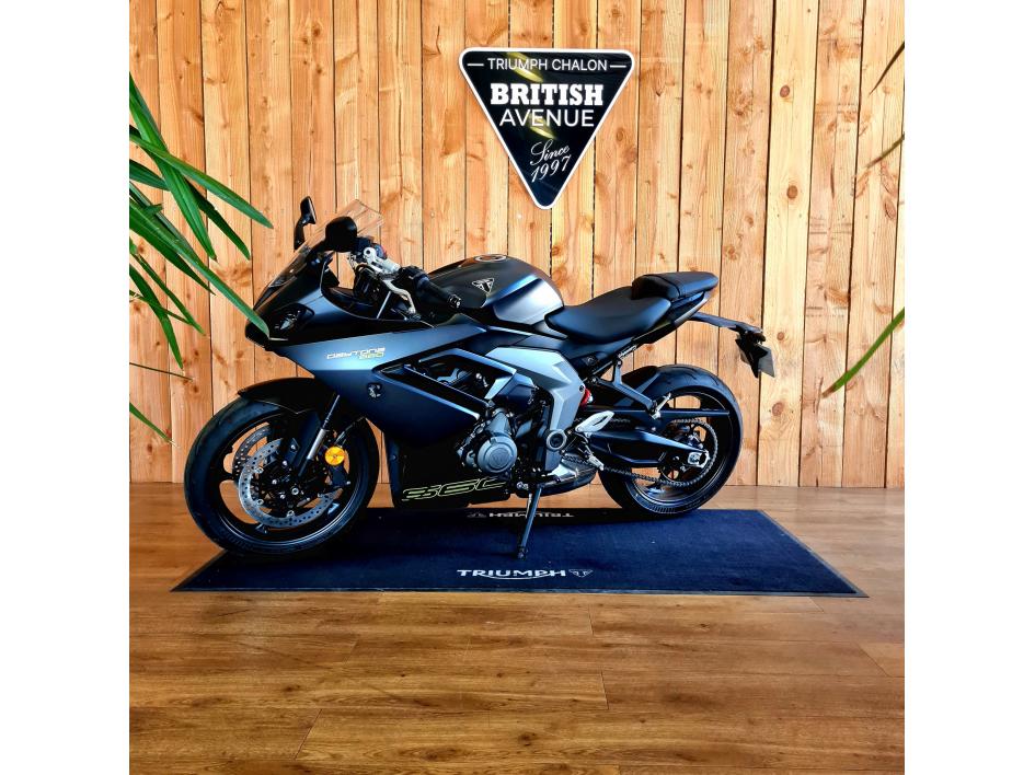 TRIUMPH 	DAYTONA 660
