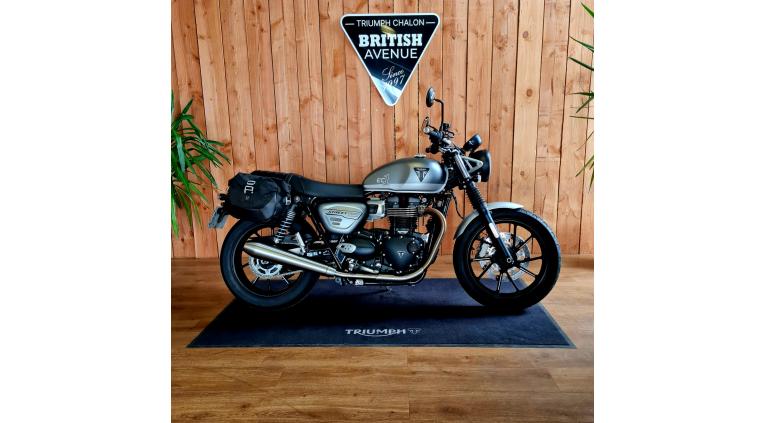 TRIUMPH STREET TWIN  900
