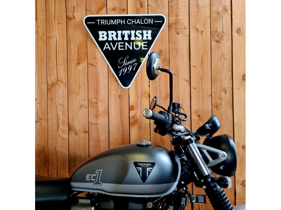 TRIUMPH STREET TWIN  900