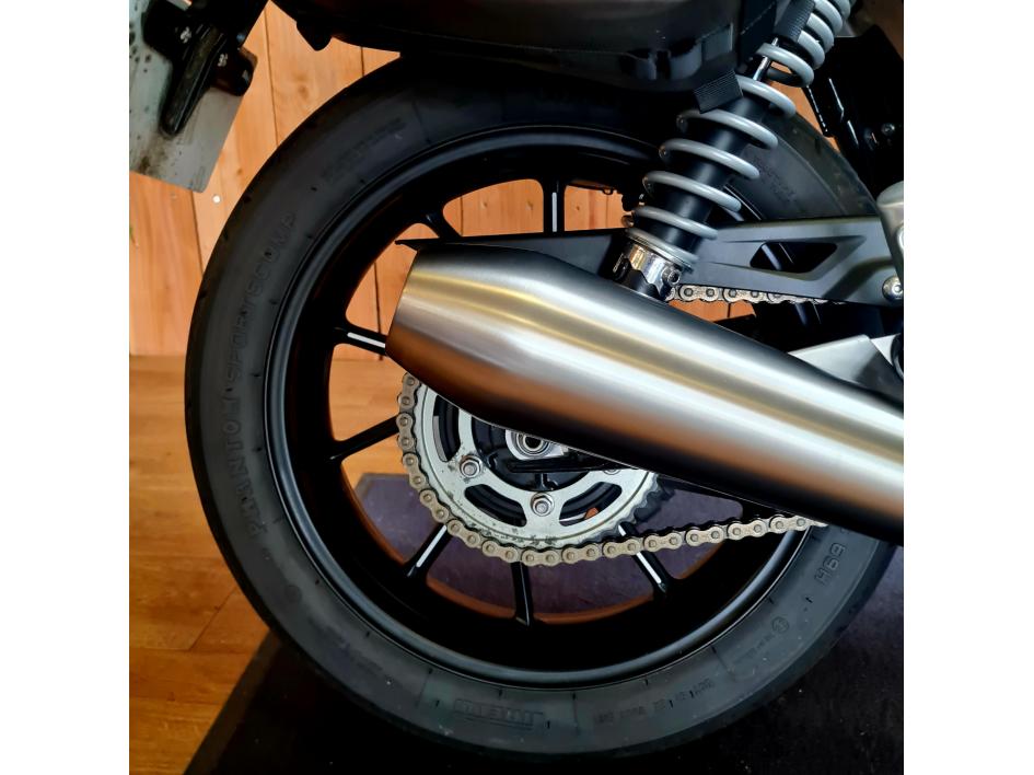 TRIUMPH STREET TWIN  900