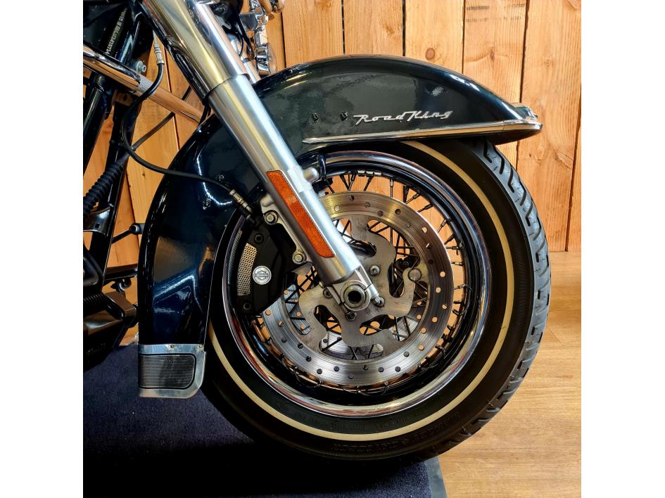 HARLEY-DAVIDSON TOURING ROAD KING 1690 CLASSIC