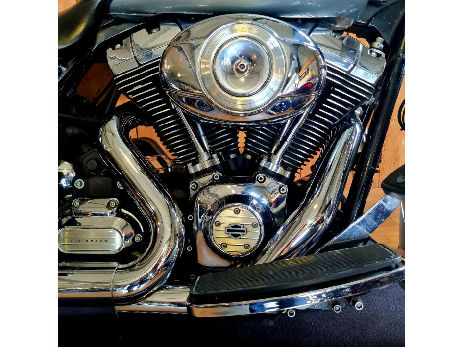 HARLEY-DAVIDSON TOURING ROAD KING 1690 CLASSIC