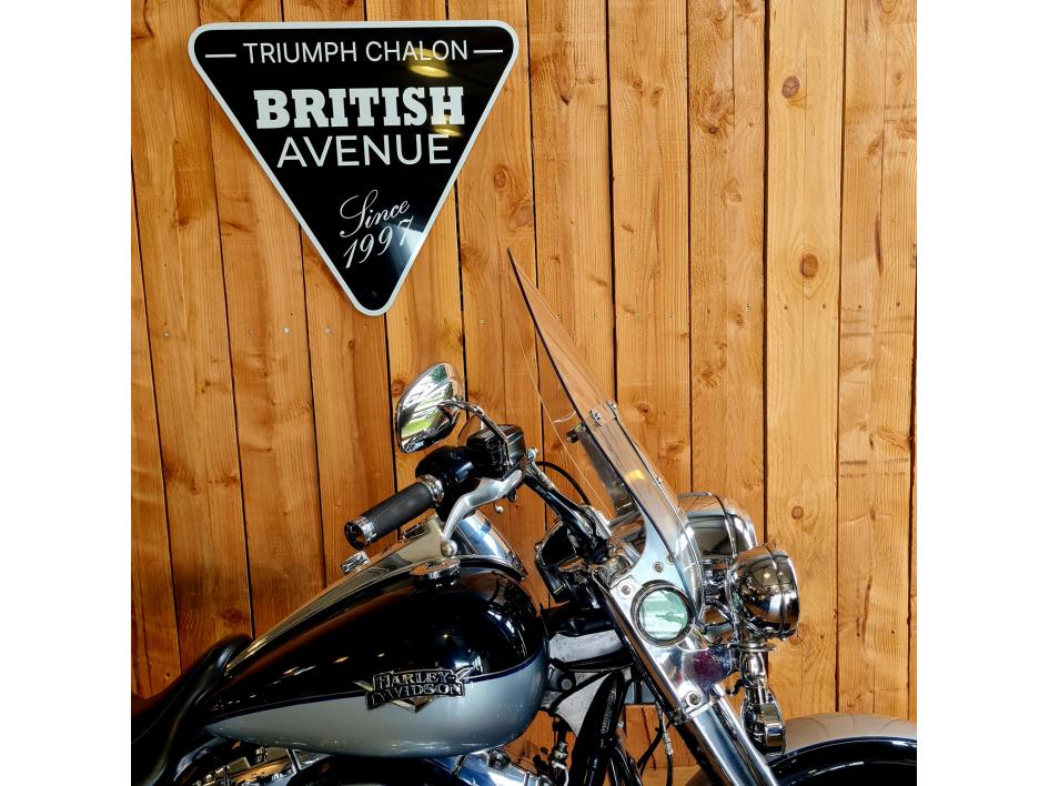 HARLEY-DAVIDSON TOURING ROAD KING 1690 CLASSIC