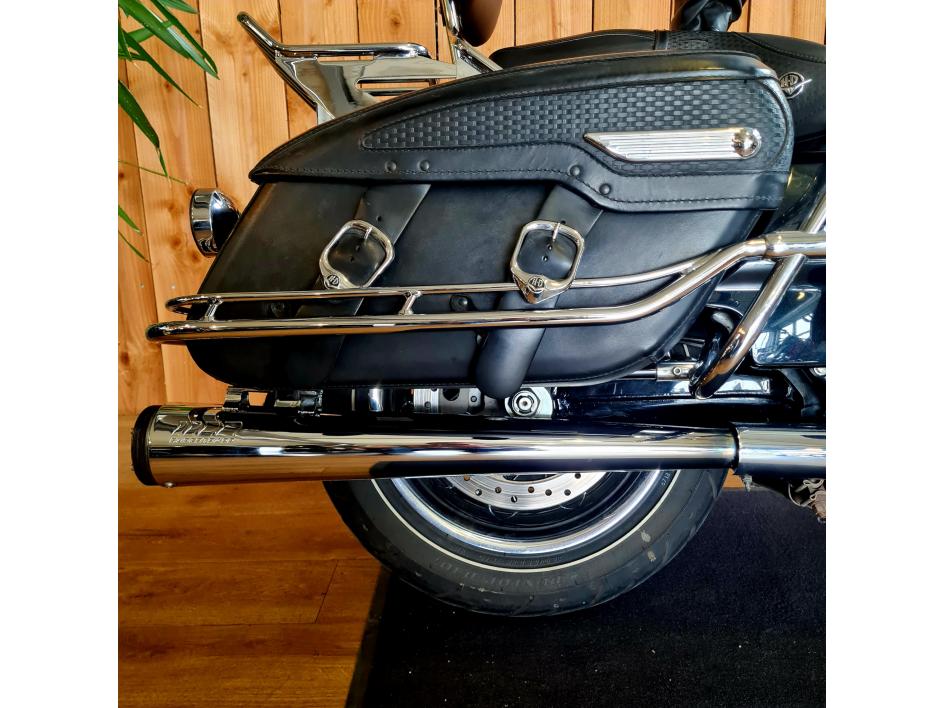HARLEY-DAVIDSON TOURING ROAD KING 1690 CLASSIC