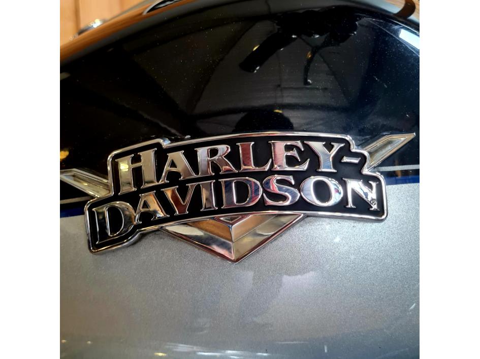 HARLEY-DAVIDSON TOURING ROAD KING 1690 CLASSIC