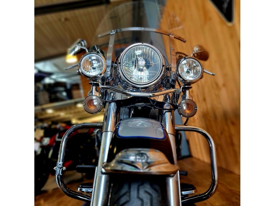 HARLEY-DAVIDSON TOURING ROAD KING 1690 CLASSIC