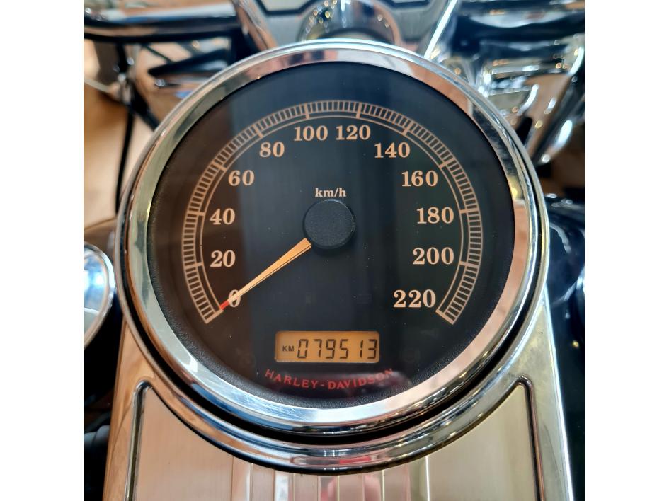 HARLEY-DAVIDSON TOURING ROAD KING 1690 CLASSIC
