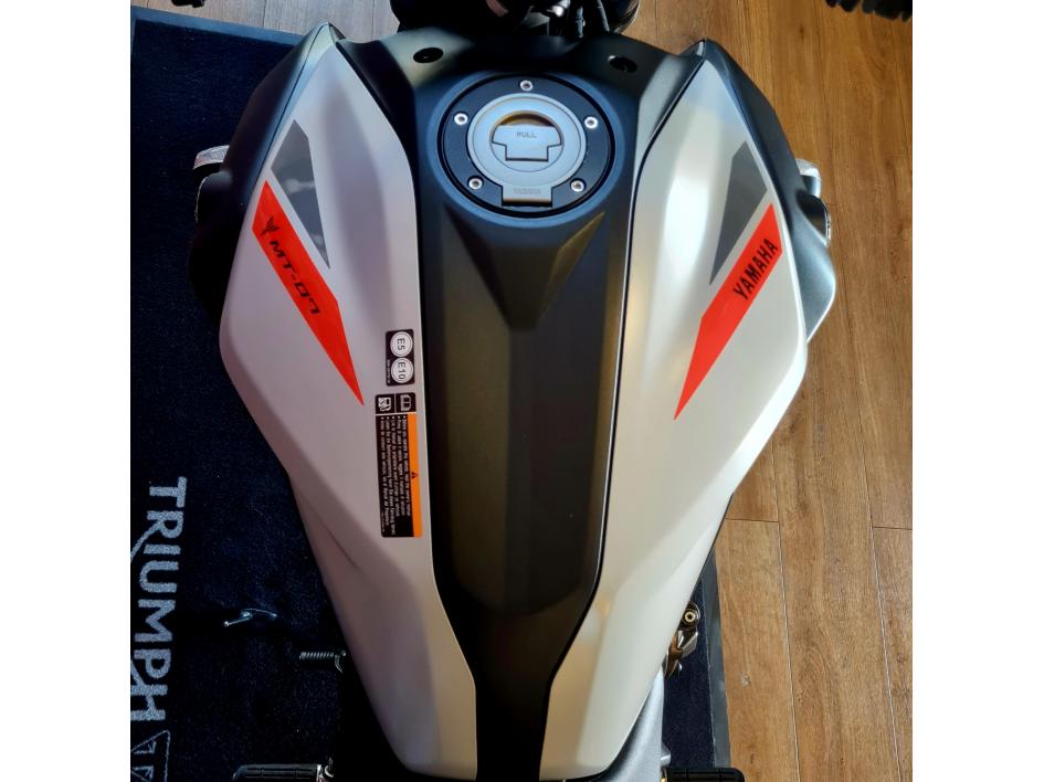 YAMAHA MT-07
