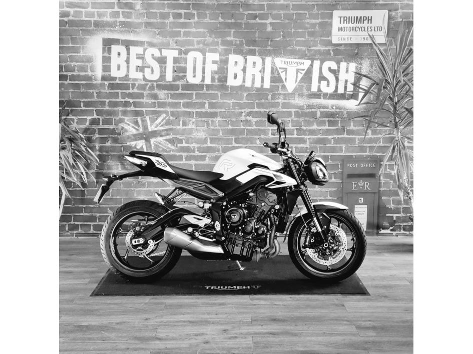 TRIUMPH STREET TRIPLE 765 R