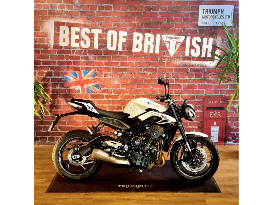 TRIUMPH STREET TRIPLE 765 R
