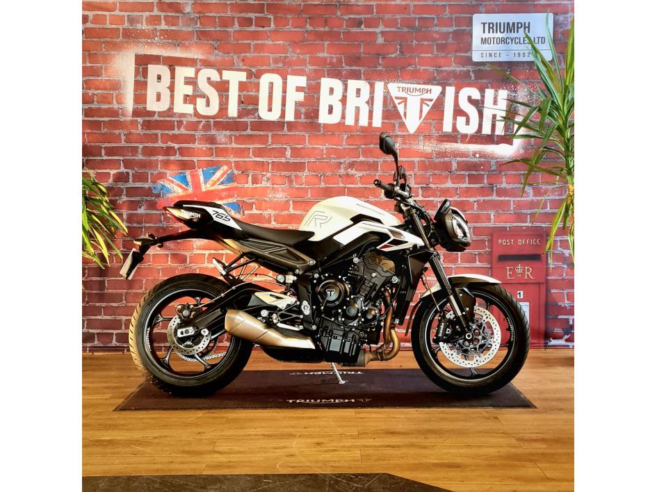 TRIUMPH STREET TRIPLE 765 R