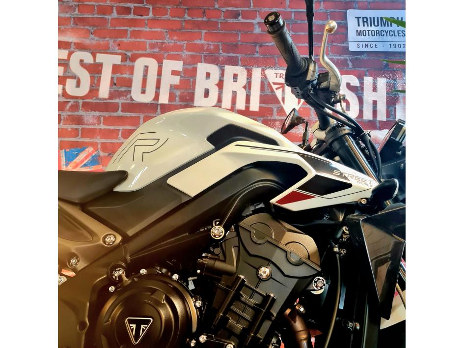 TRIUMPH STREET TRIPLE 765 R
