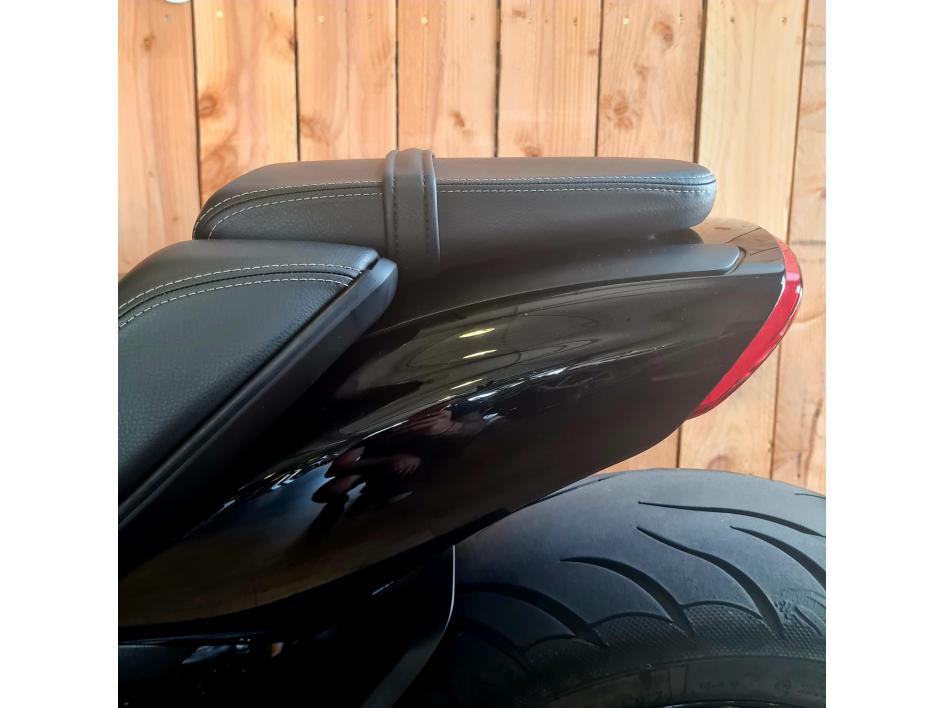TRIUMPH ROCKET 3 R STORM
