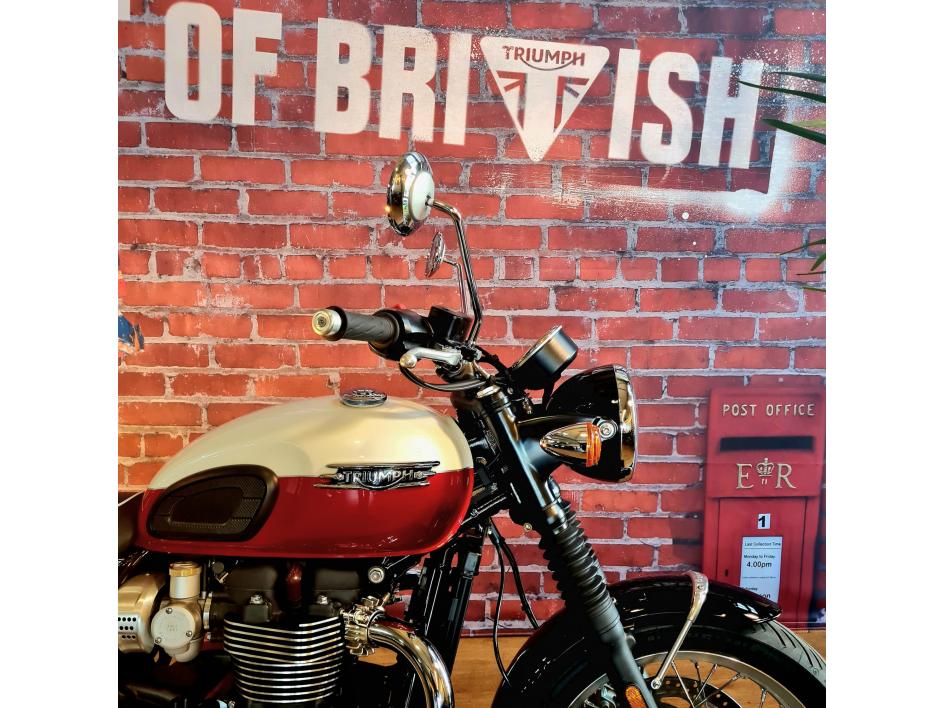 TRIUMPH BONNEVILLE T120