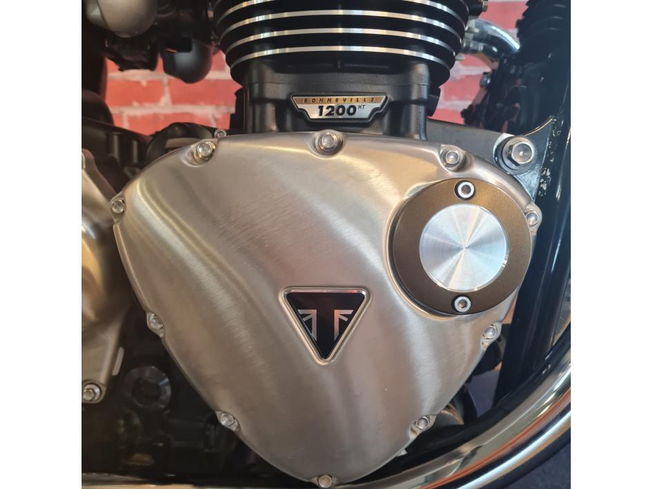 TRIUMPH BONNEVILLE T120