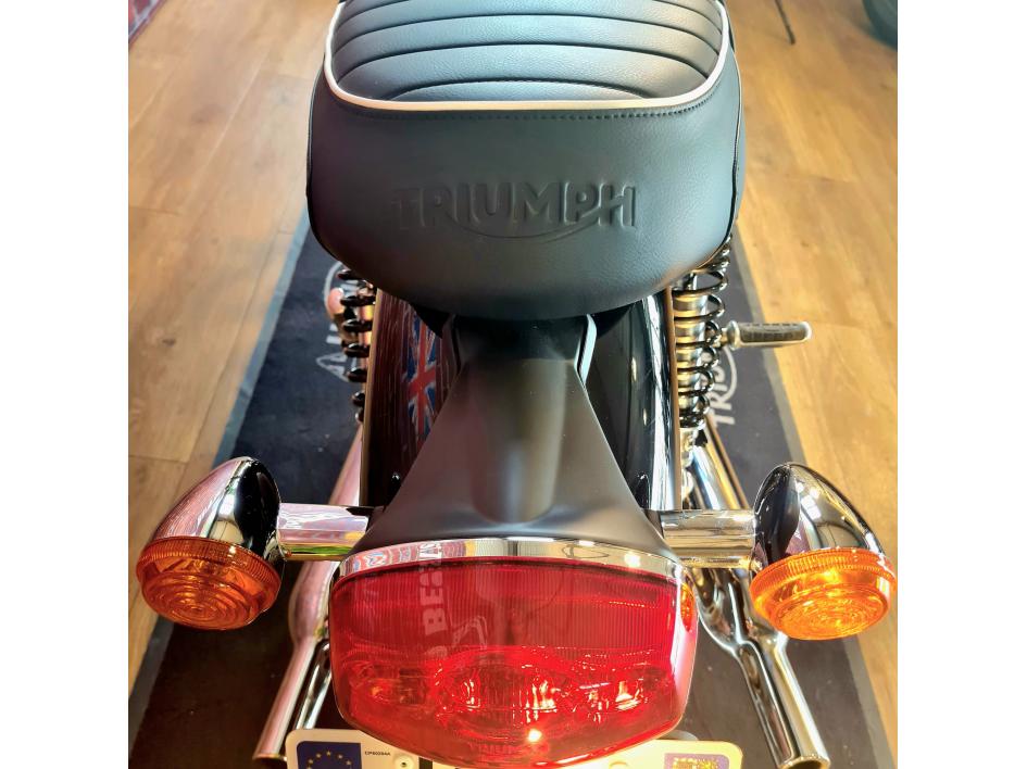 TRIUMPH BONNEVILLE T120
