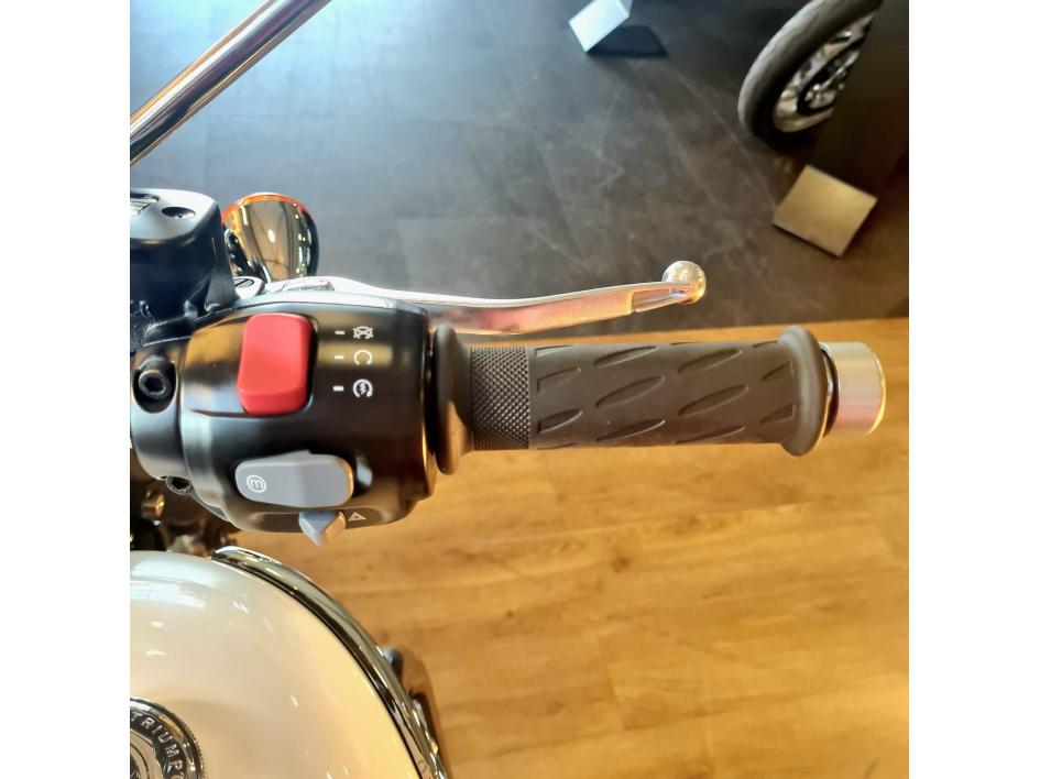 TRIUMPH BONNEVILLE T120