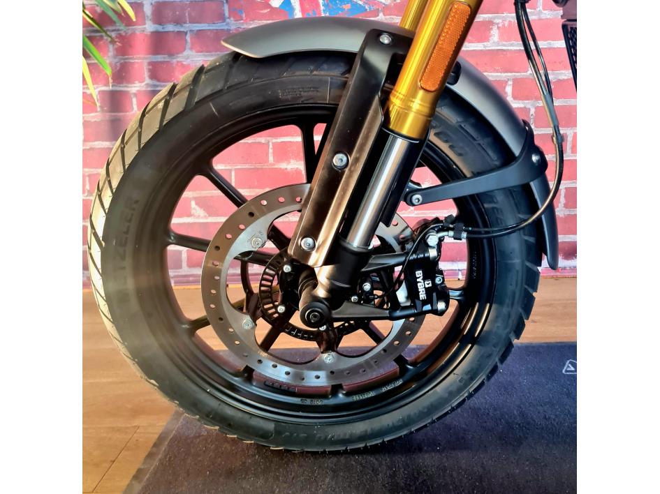 TRIUMPH Scrambler 400 X