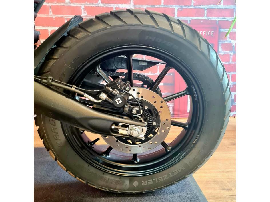 TRIUMPH Scrambler 400 X