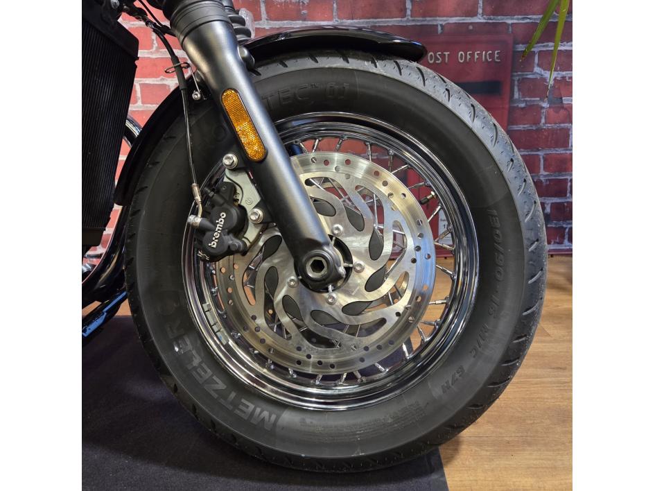 TRIUMPH BONNEVILLE SPEEDMASTER 1200