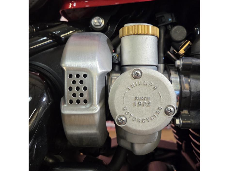 TRIUMPH BONNEVILLE SPEEDMASTER 1200