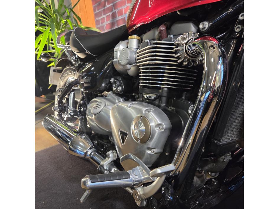 TRIUMPH BONNEVILLE SPEEDMASTER 1200