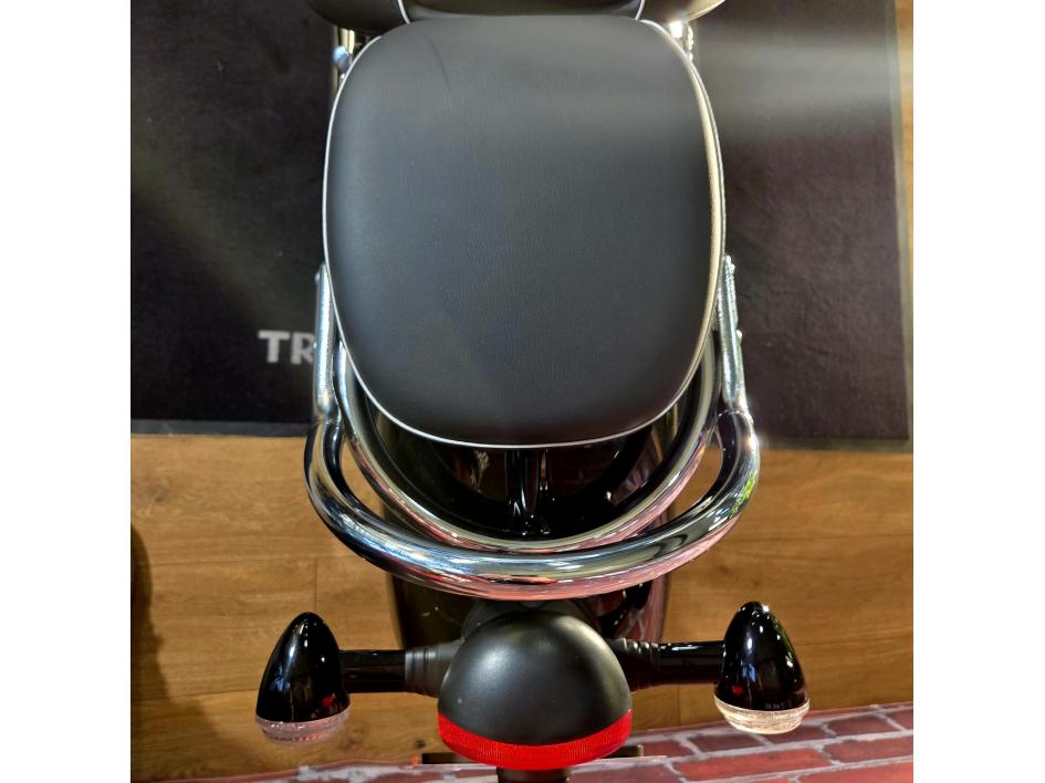 TRIUMPH BONNEVILLE SPEEDMASTER 1200