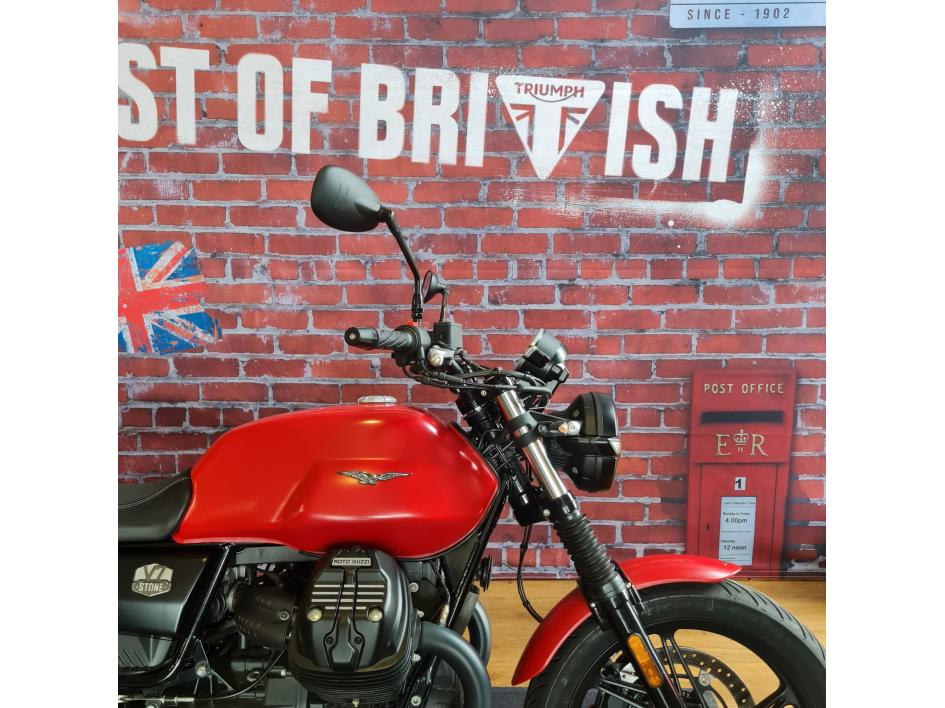 MOTO GUZZI V7 STONE 850