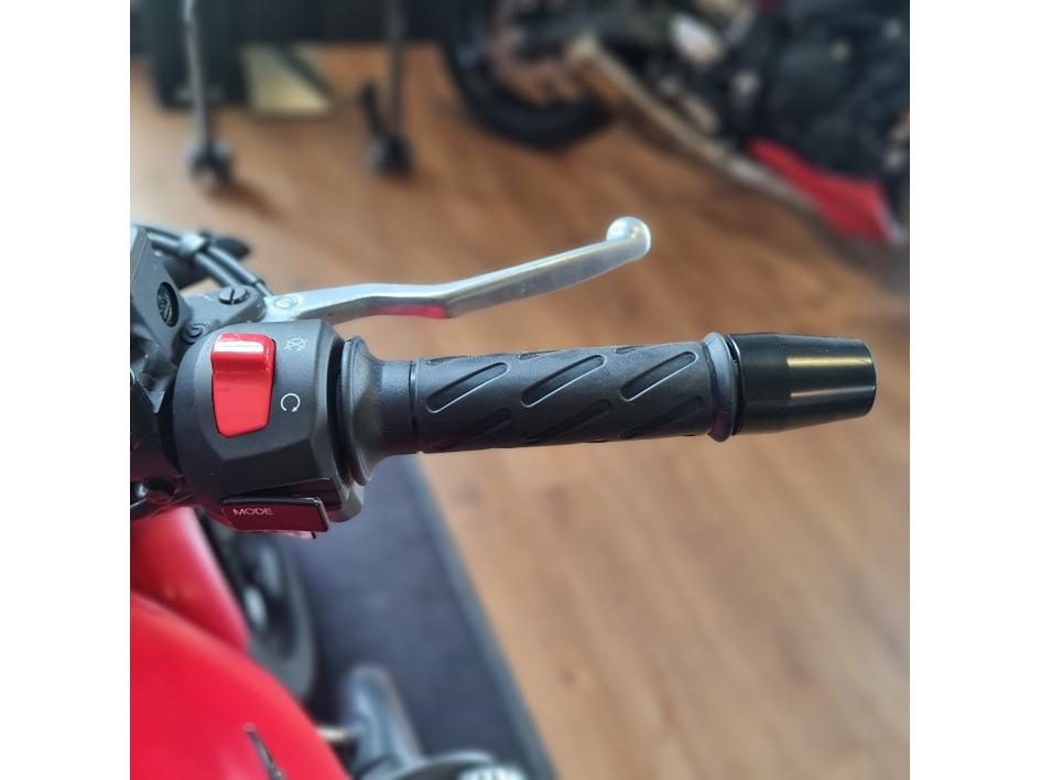 MOTO GUZZI V7 STONE 850