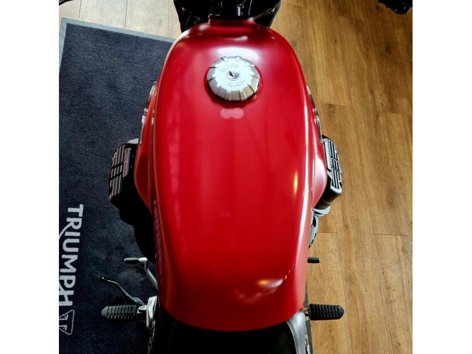 MOTO GUZZI V7 STONE 850