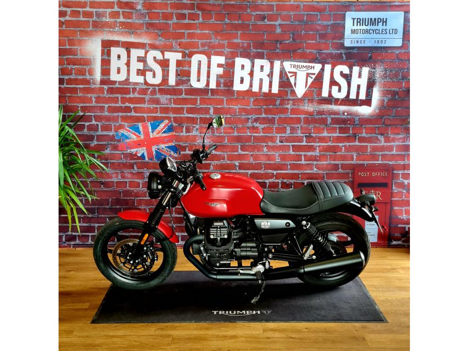 MOTO GUZZI V7 STONE 850