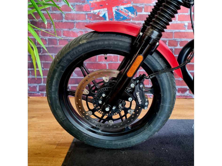 MOTO GUZZI V7 STONE 850
