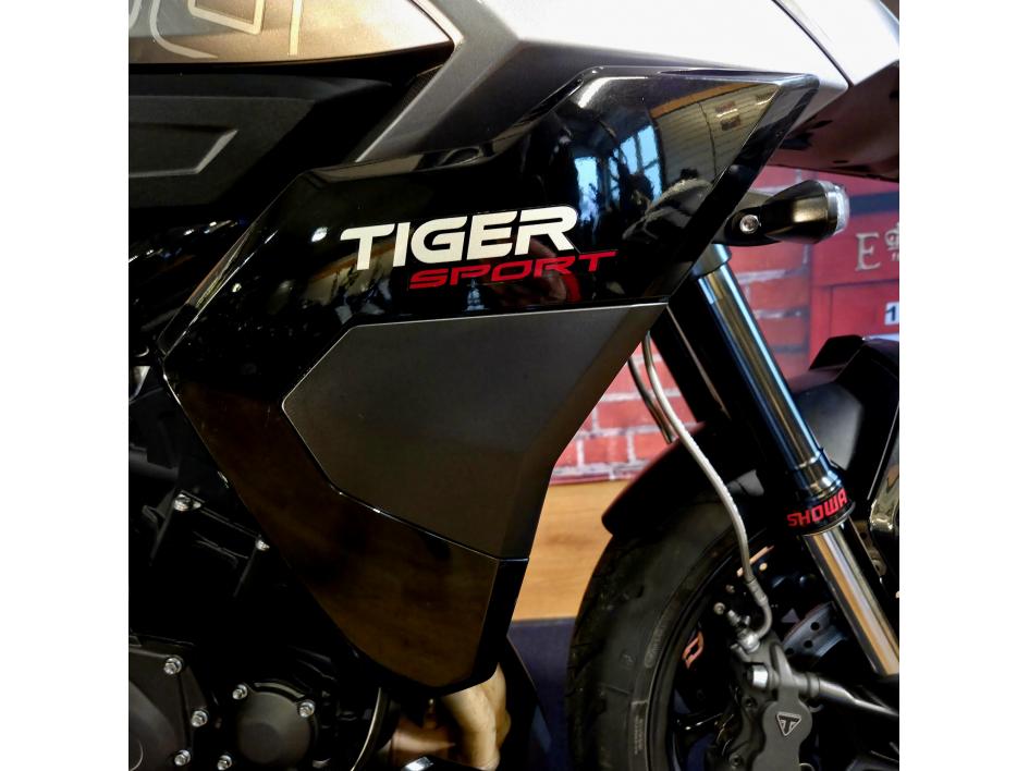 TRIUMPH TIGER SPORT 800