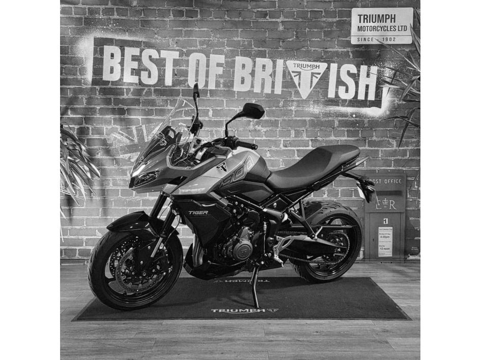 TRIUMPH TIGER SPORT 800