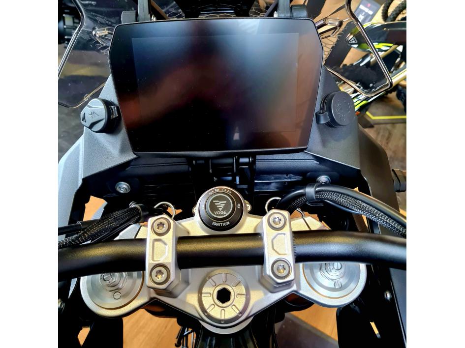 VOGE DS900X