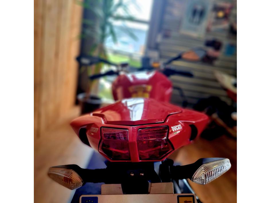 DUCATI 1098 STREET FIGHTER