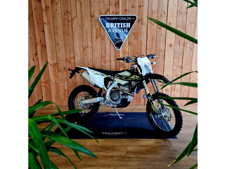 TRIUMPH TF 250-E