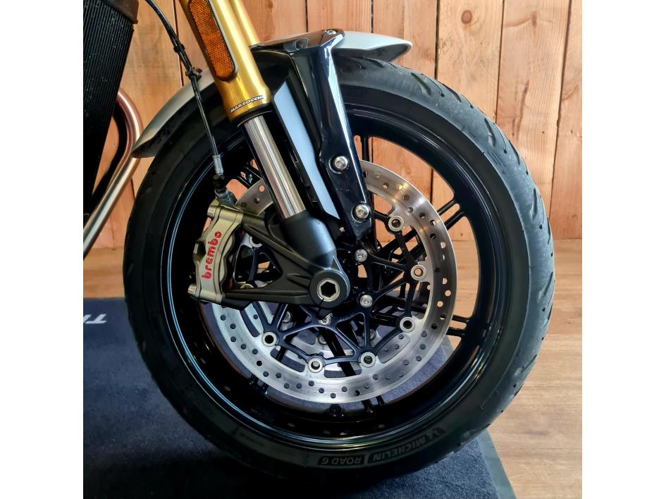 TRIUMPH SPEED TWIN 1200 RS