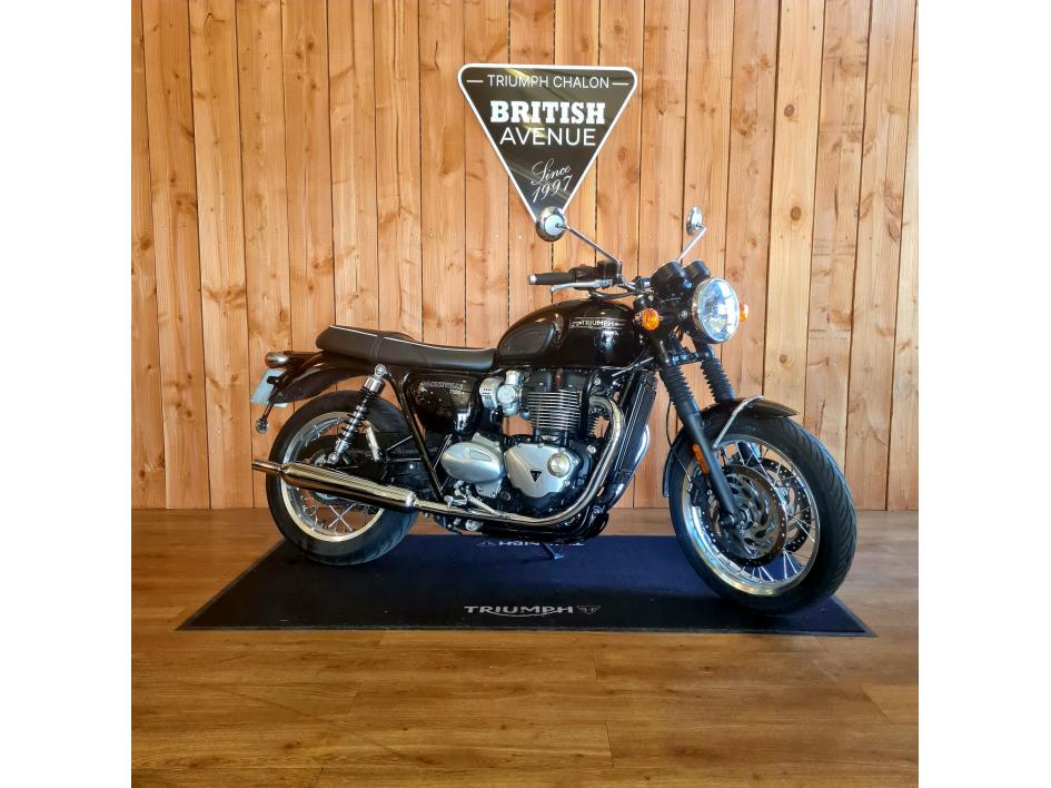 TRIUMPH Bonneville T120 Black
